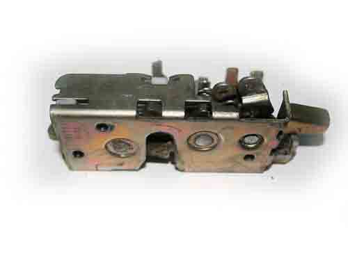 1791401 Ford Fecho da porta traseira direita