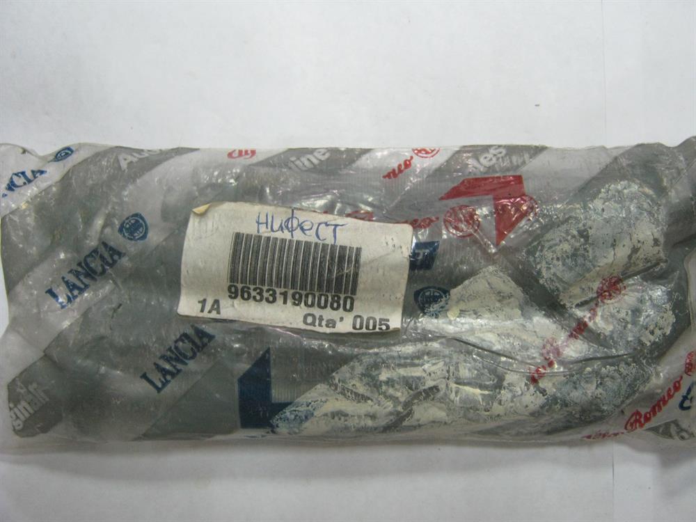 Compre 81001100 Ajusa Parafuso de cabeça de motor (CBC)