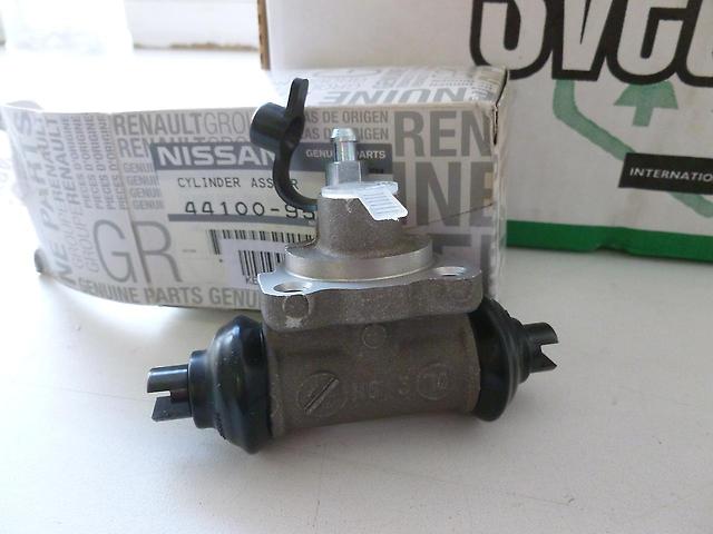 4410095F0A Nissan/Infiniti Cilindro traseiro do freio de rodas de trabalho