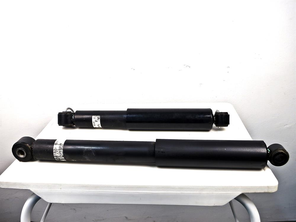 4162A110 Mitsubishi Amortecedor traseiro
