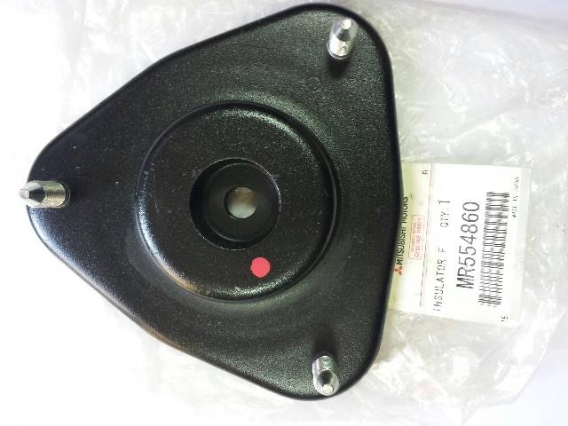 MR594347 Mitsubishi Suporte de amortecedor dianteiro