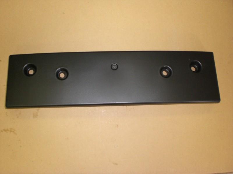 6430A084 Mitsubishi Painel de fixação de matrícula dianteira
