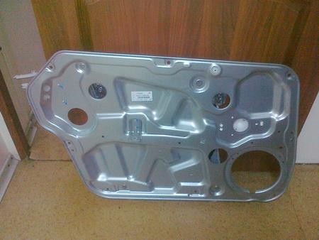 824713K002 Hyundai/Kia Mecanismo de acionamento de vidro da porta dianteira esquerda