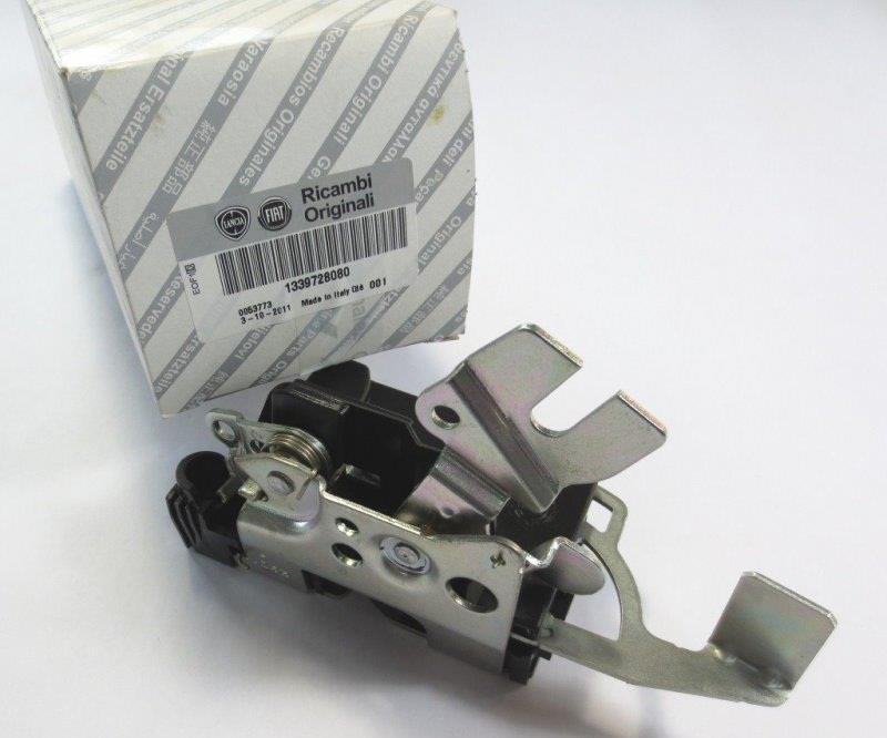 8726Q1 Peugeot/Citroen Fecho da porta traseira direita batente