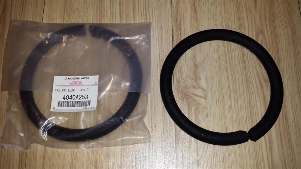 503751 Peugeot/Citroen Espaçador (anel de borracha) da mola dianteira inferior