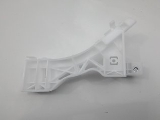BP4K500T1D Mazda Consola externa direita do pára-choque dianteiro