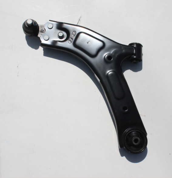 545004H000 Hyundai/Kia Braço oscilante inferior esquerdo de suspensão dianteira