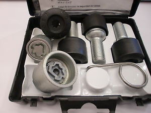 WHT001814B529 VAG Parafuso de roda