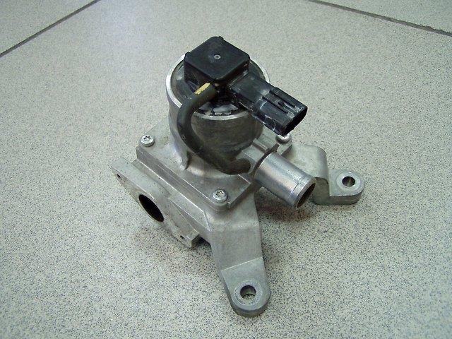 2570231010 Toyota Válvula EGR de recirculação dos gases