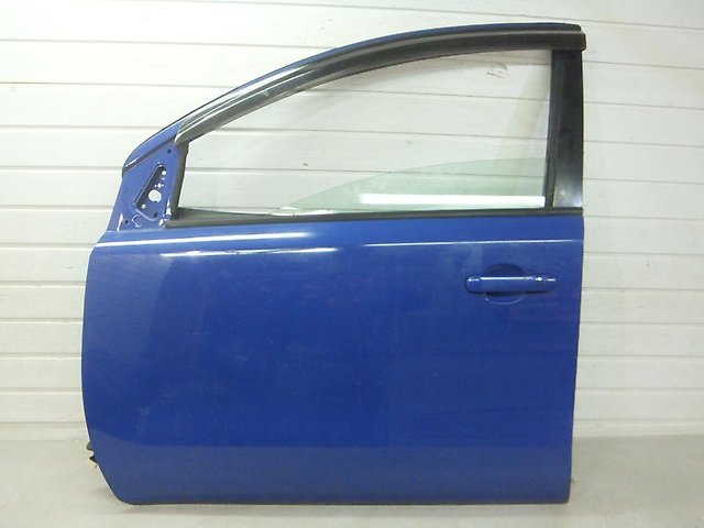 H01019U0M0 Nissan/Infiniti Porta dianteira esquerda