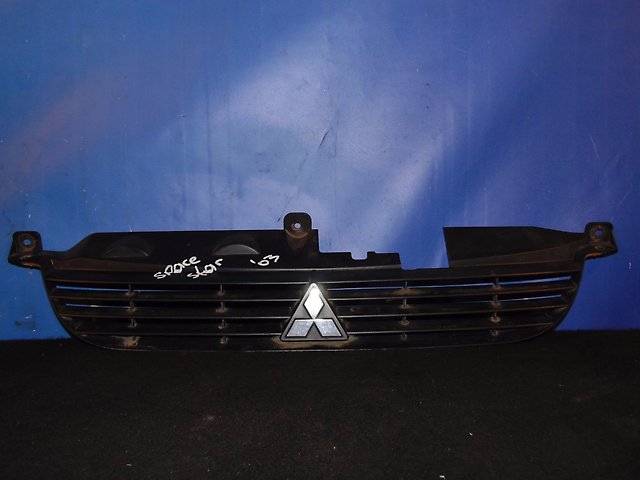 MR912695 Mitsubishi Grelha do radiador