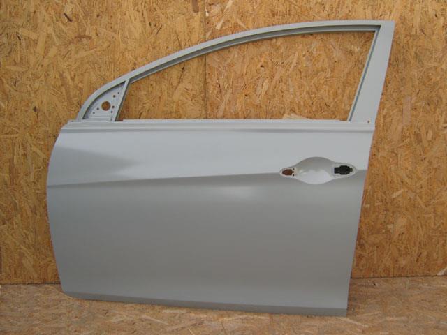 760032B030 Hyundai/Kia Porta dianteira esquerda