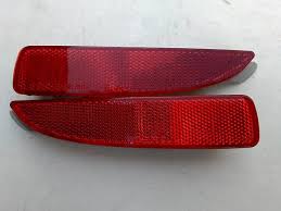 D350515L0E Mazda Retrorrefletor (refletor) do pára-choque traseiro direito