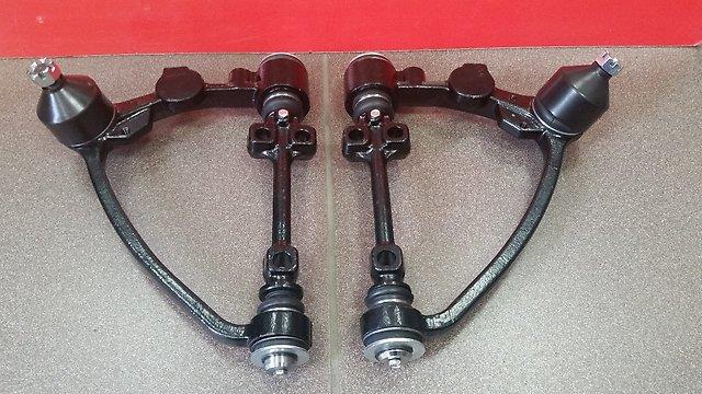 4806626050 Toyota Braço oscilante superior direito de suspensão dianteira