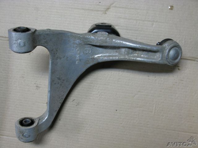 55501JN00A Nissan/Infiniti Braço oscilante superior direito de suspensão traseira