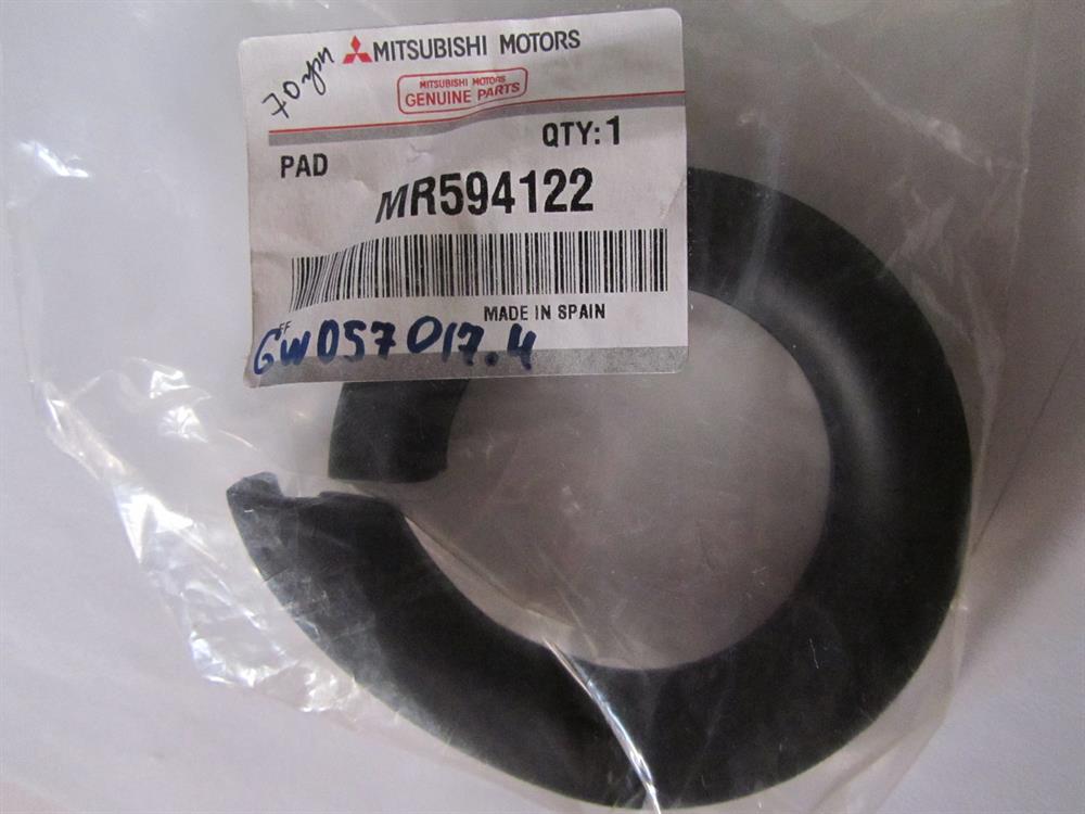 MR594122 Mitsubishi Espaçador (anel de borracha) da mola traseira inferior