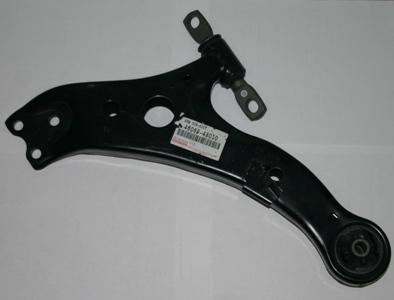 Braço oscilante inferior esquerdo de suspensão dianteira Toyota 480690T011 preço, a partir de 85,21 USD