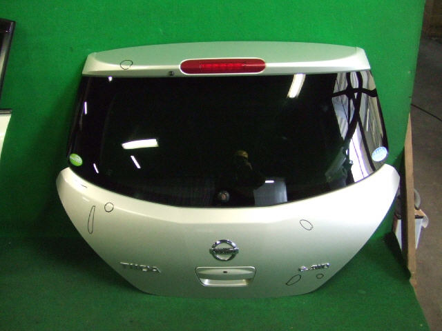 Porta traseira (3ª/5ª porta-malas (tampa de alcapão) Nissan Tiida C11 ao melhor preço