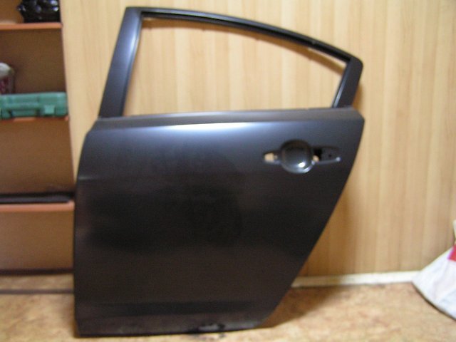BNYV7302X Mazda Porta traseira esquerda