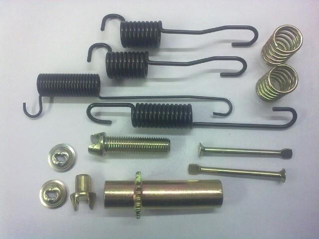 4600A016 Mitsubishi Kit de montagem das sapatas traseiras de tambor