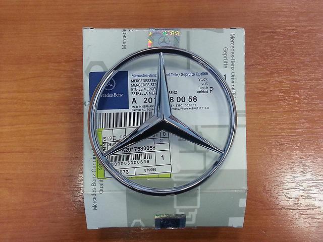 2017580058 Mercedes Emblema de tampa de porta-malas (emblema de firma)