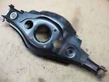 4873042040 Toyota Braço oscilante inferior direito de suspensão traseira
