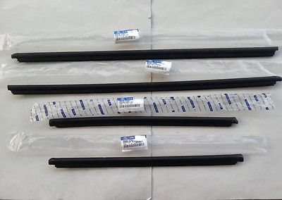 832201C001 Hyundai/Kia Moldura de vidro deslizante da porta traseira direita