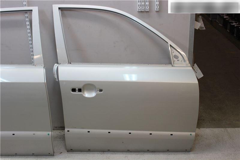 760042E050 Hyundai/Kia Porta dianteira direita