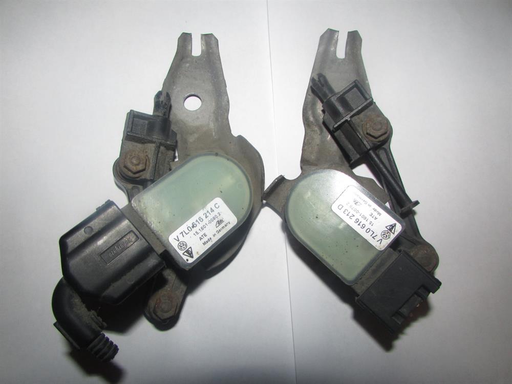 7L0616214C VAG Sensor dianteiro direito do nível de posição de carroçaria