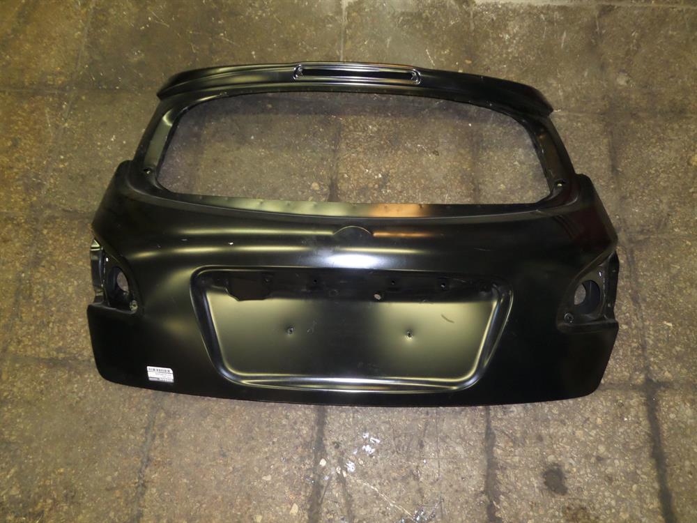 K0100BR0MB Nissan/Infiniti Porta traseira (3ª/5ª porta-malas (tampa de alcapão)