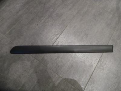 8773217000CA Hyundai/Kia Moldura da porta traseira direita