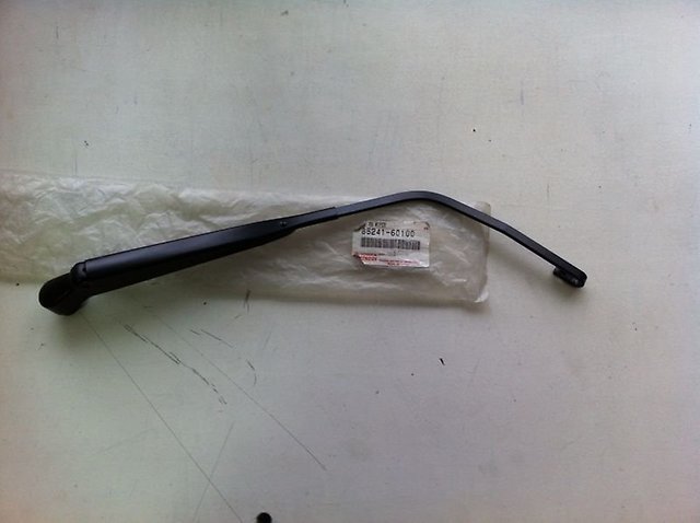 8524160100 Toyota Braço de limpa-pára-brisas de vidro traseiro