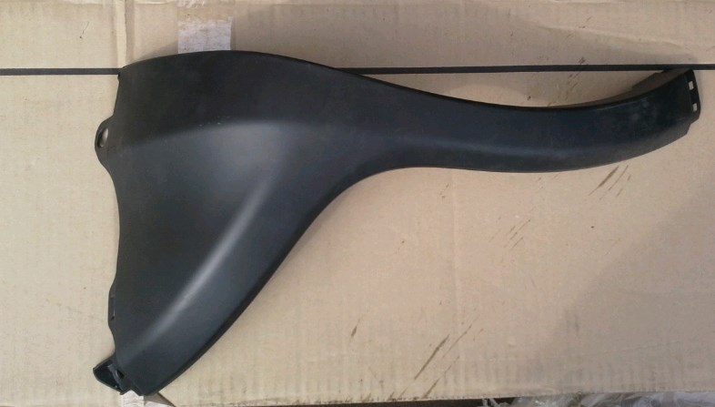 7187079J005PK Suzuki Placa sobreposta do pára-choque traseiro direito