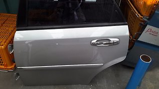 5730A201 Mitsubishi Porta traseira esquerda