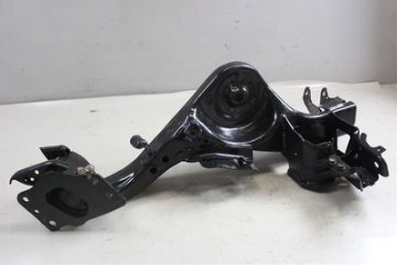 555024EG0A Renault (RVI) Braço oscilante (tração) longitudinal inferior esquerdo de suspensão traseira