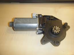 A0068201842 Mercedes Motor de acionamento de vidro da porta dianteira esquerda