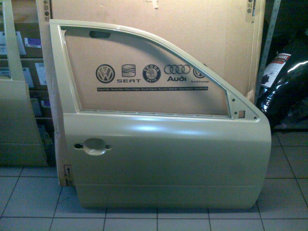 1U4831052 VAG Porta dianteira direita