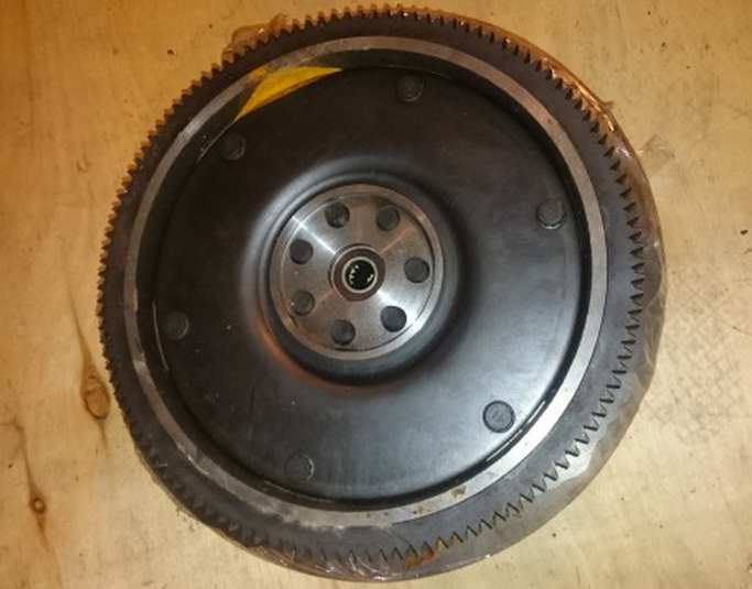 MD121840 Mitsubishi Volante de motor