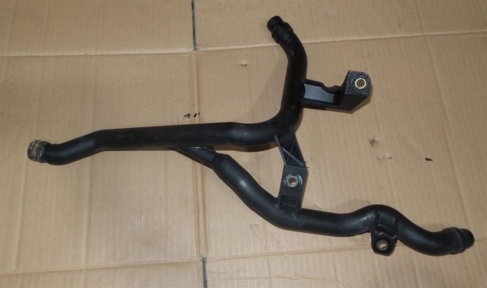11537519710 BMW Mangueira (cano derivado) do sistema de esfriamento