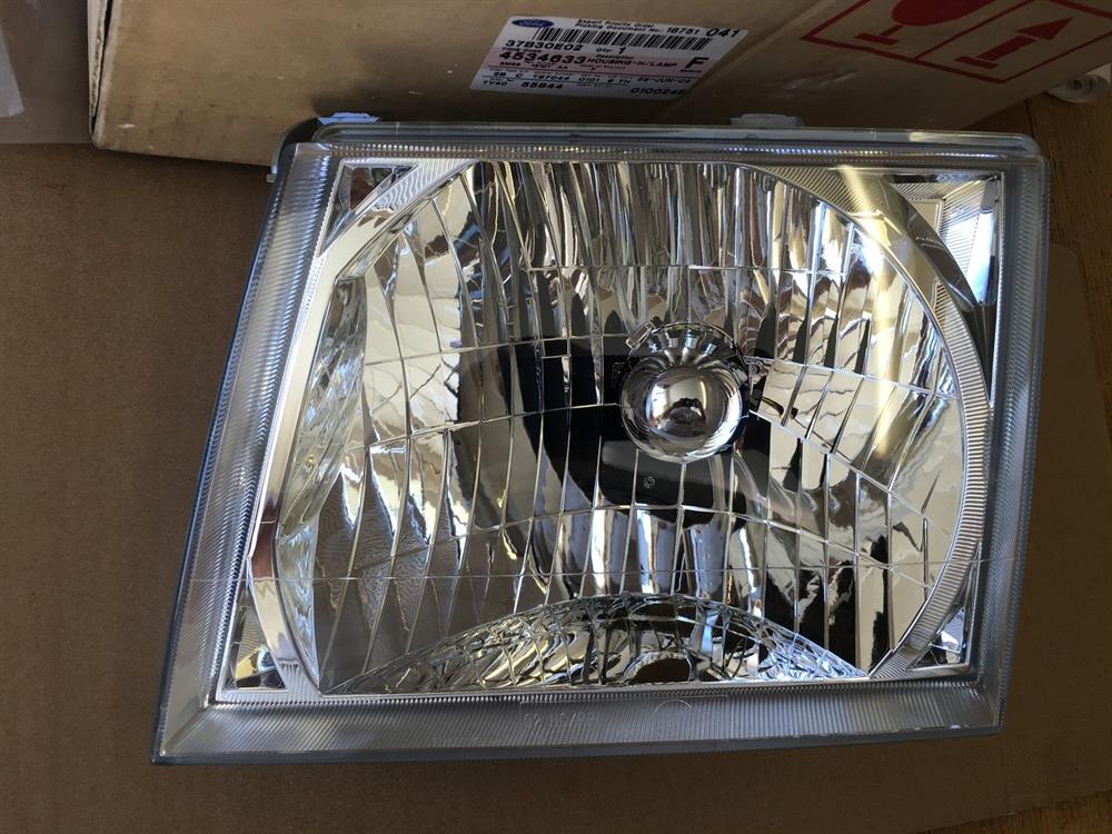 Luz esquerda 4435331 Ford