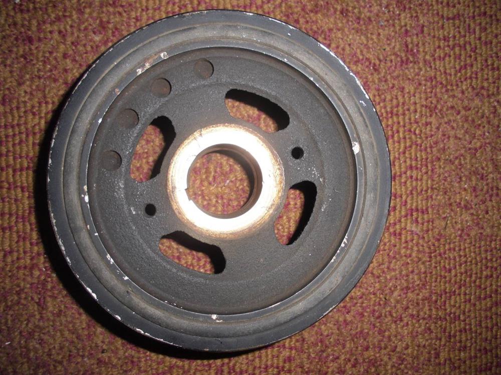 12303AD200 Nissan/Infiniti Polia de cambota
