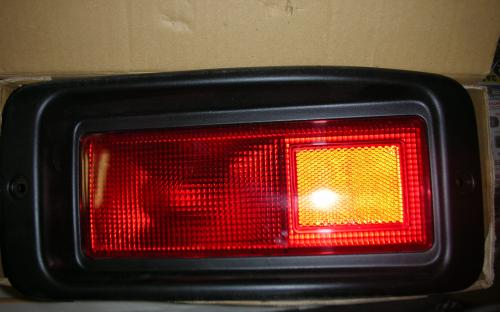 8337A086 Mitsubishi Lanterna do pára-choque traseiro direito