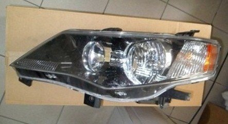 8301A161 Mitsubishi Luz esquerda