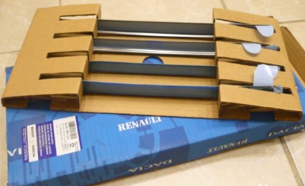 6001550014 Renault (RVI) Moldura de grelha do radiador