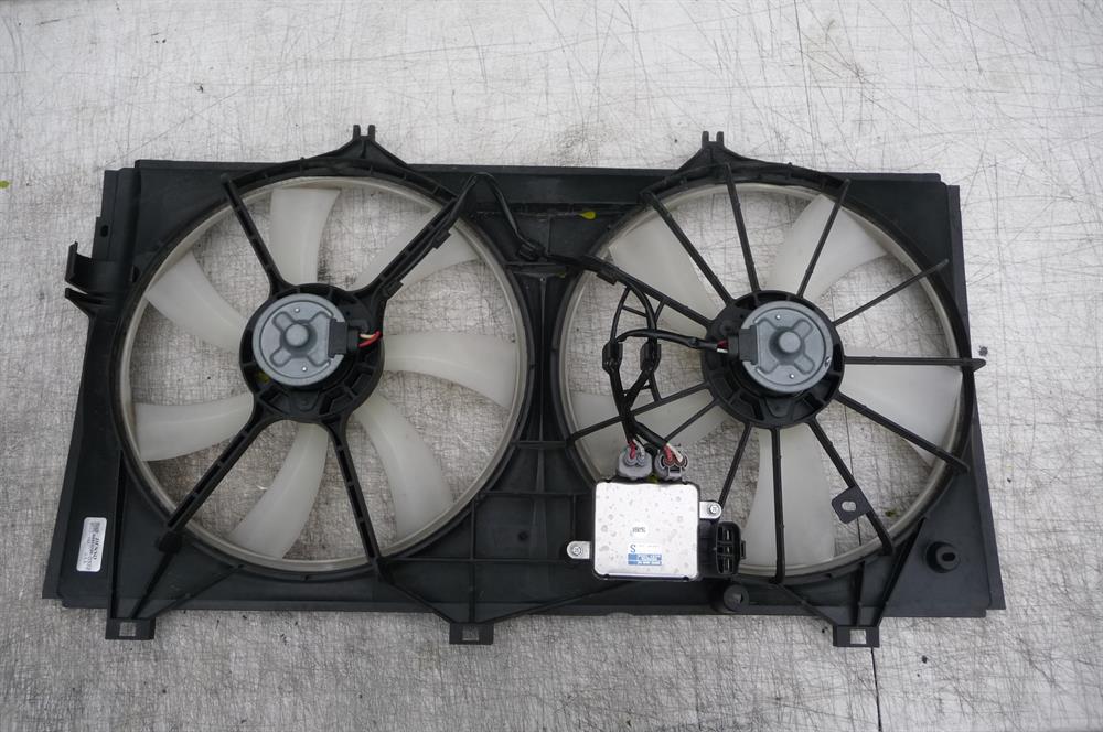 1636331090 Toyota Motor direito de ventilador do sistema de esfriamento