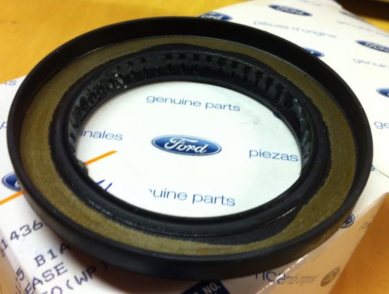 6143628 Ford Vedação externa de cubo traseiro