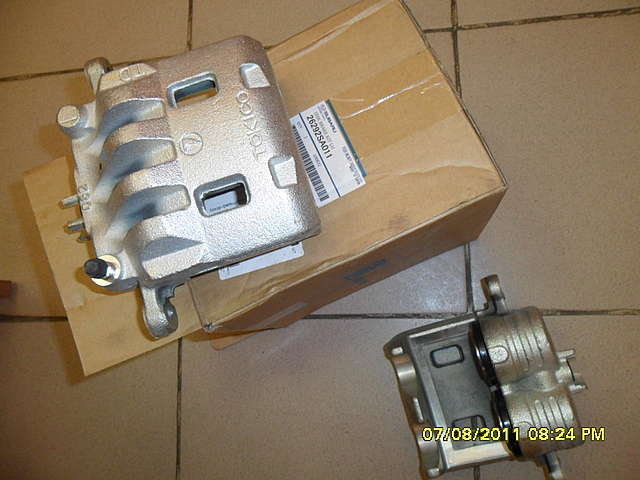 26292SA011 Subaru Suporte do freio dianteiro esquerdo