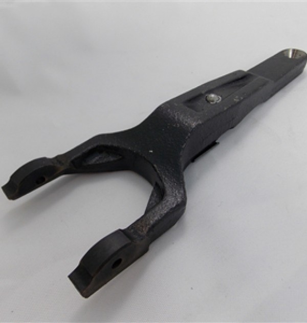 MD737767 Mitsubishi Forquilha de embraiagem