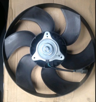 1355A030 Mitsubishi Ventilador elétrico de esfriamento montado (motor + roda de aletas)