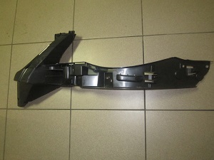 7L6807050 VAG Guia do pára-choque dianteiro direito